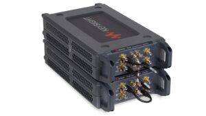 P5028B-4p-multi-modules-with-interconnect-cables-TRANSP-SHAD-03_frontleft